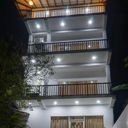 Pinnawala Elephant Front View Hotel Rambukkana ภายนอก รูปภาพ