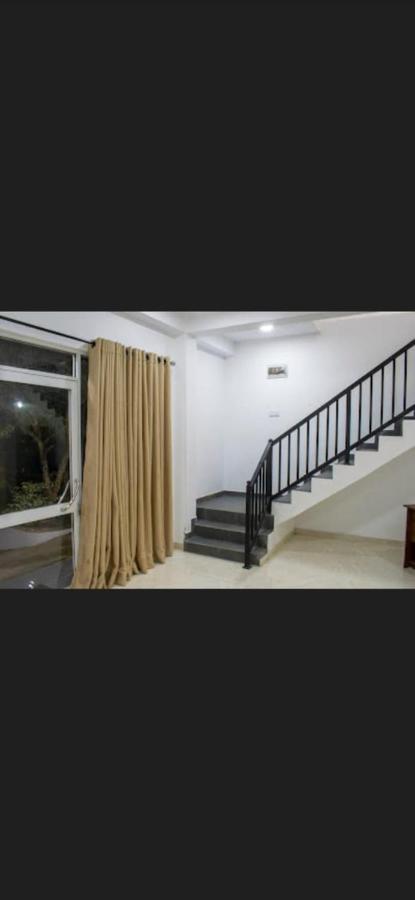 Pinnawala Elephant Front View Hotel Rambukkana ภายนอก รูปภาพ