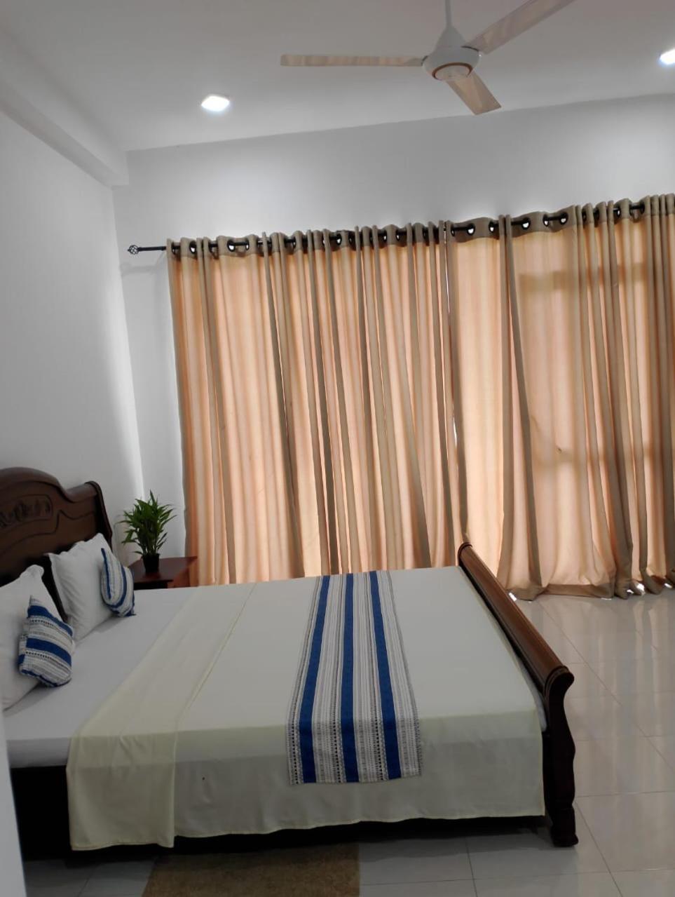 Pinnawala Elephant Front View Hotel Rambukkana ภายนอก รูปภาพ